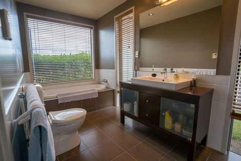 Photo of property in 11 Atkins Lane, Hamurana, Rotorua, 3097