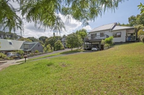 Photo of property in 9 Telephone Road, Birkenhead, Auckland, 0626