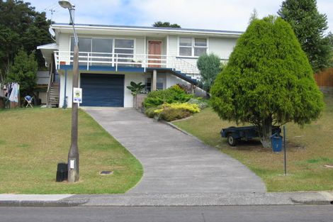 Photo of property in 7 Vinceroy Place, Green Bay, Auckland, 0604