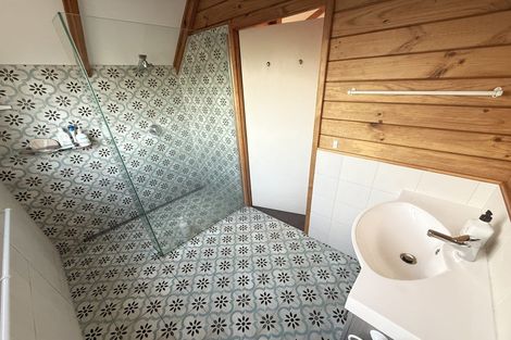 Photo of property in 4 Hadley Wood Drive, Wattle Downs, Auckland, 2103