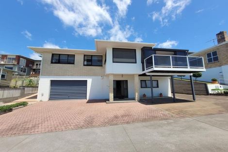 Photo of property in 10b South Road, Moturoa, New Plymouth, 4310