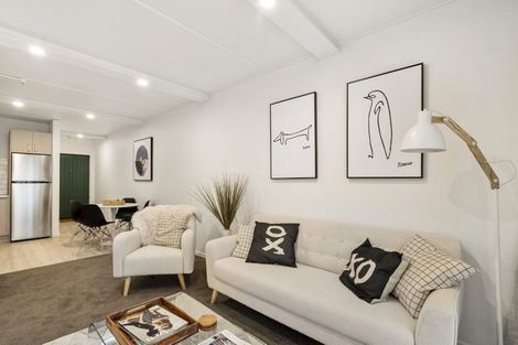 Photo of property in 201/9 East Street, Papakura, 2110