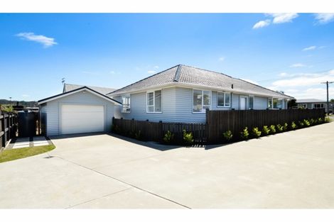 Photo of property in 16 Tapu Road, Huapai, Kumeu, 0810