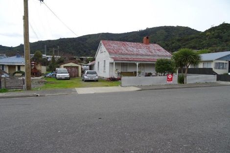 Photo of property in 10 Market Street, Picton, 7220