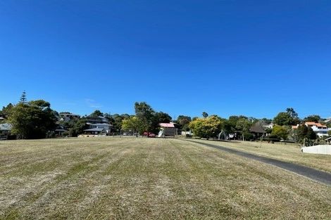 Photo of property in 35 Rifleman Rise, Unsworth Heights, Auckland, 0632