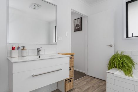 Photo of property in 9 Wai Huri Place, Omokoroa, 3114