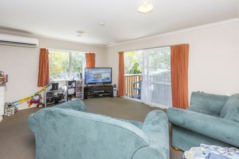 Photo of property in 32a Aniseed Grove, Timberlea, Upper Hutt, 5018