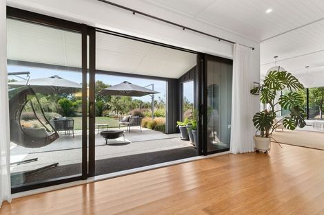 Photo of property in 7 Fairway Drive, Martinborough, 5711