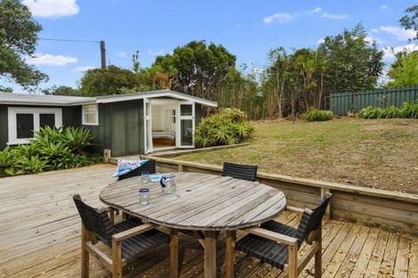 Photo of property in 3 Kowhai Terrace, Leigh, 0985