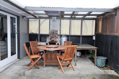 Photo of property in 11 Ross Street, Woodville, 4920