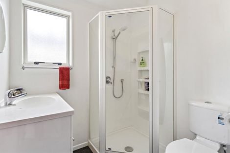 Photo of property in 2 Daffodil Grove, Carterton, 5713