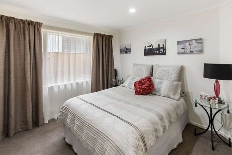 Photo of property in 98 Rosalie Terrace, Kelvin Grove, Palmerston North, 4414