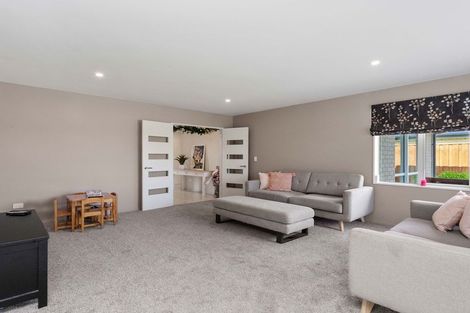 Photo of property in 103 Shillingford Boulevard, Rolleston, 7615