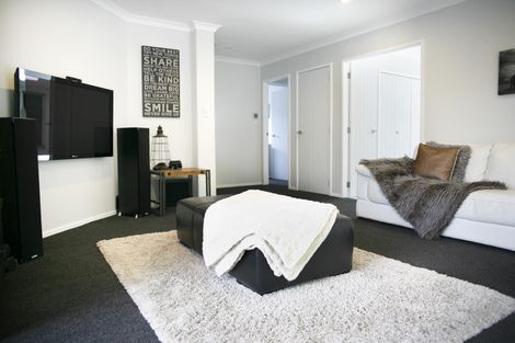 Photo of property in 33 Sunningdale Street, Wattle Downs, Auckland, 2103