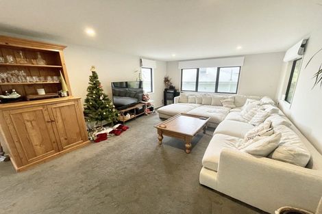 Photo of property in 149 Kelburn Parade, Kelburn, Wellington, 6012