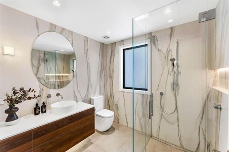 Photo of property in 23 Muritai Road, Milford, Auckland, 0620