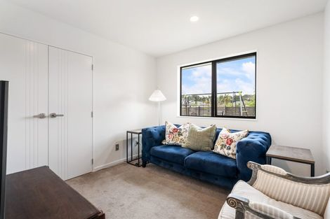 Photo of property in 5 Kahika Grove, Huapai, Kumeu, 0810