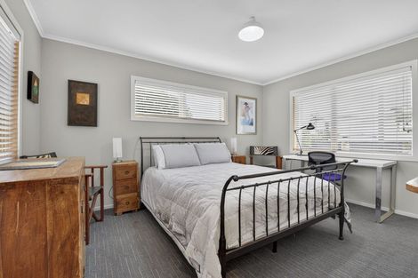 Photo of property in 250 Centreway Road, Orewa, 0931