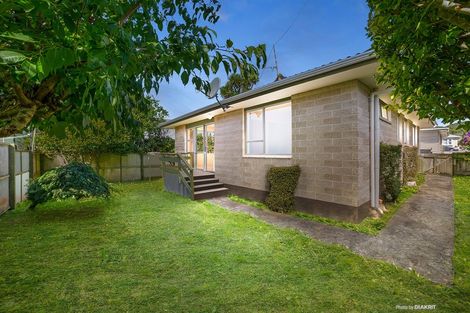 Photo of property in 8b Cargill Street, Karori, Wellington, 6012
