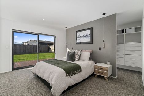 Photo of property in 12 Kingfisher Crescent, Albert Town, Wanaka, 9305
