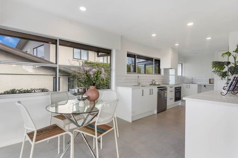 Photo of property in 832 East Coast Road, Oteha, Auckland, 0630