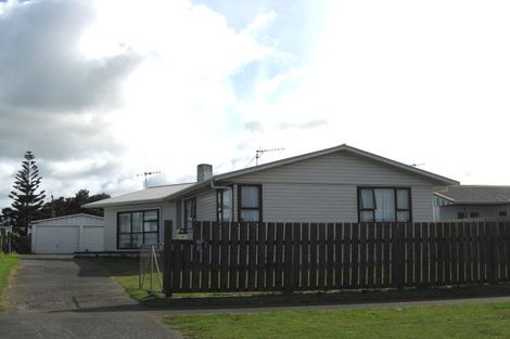 Photo of property in 23 Tainui Street, Castlecliff, Whanganui, 4501