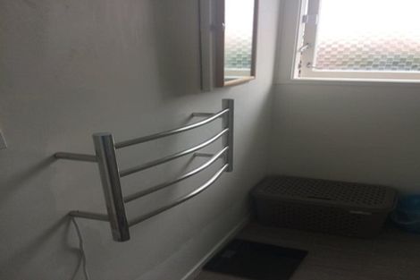 Photo of property in 2/43 Dale Crescent, Pakuranga, Auckland, 2010