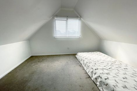 Photo of property in 17 Caspian Close, New Lynn, Auckland, 0600