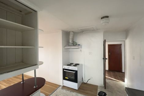 Photo of property in 174 Onewa Road, Northcote, Auckland, 0626