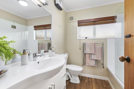 Photo of property in 22 John Witton Drive, Crofton Downs, Wellington, 6035