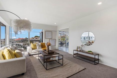 Photo of property in 832 East Coast Road, Oteha, Auckland, 0630