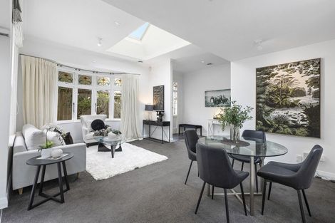 Photo of property in 26 Hawker Street, Mount Victoria, Wellington, 6011