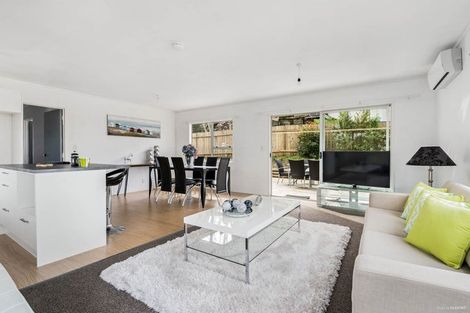 Photo of property in 1/35 Topliss Drive, Northcross, Auckland, 0632