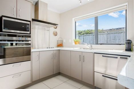 Photo of property in 48 Kahurangi Heights, Aotea, Porirua, 5024