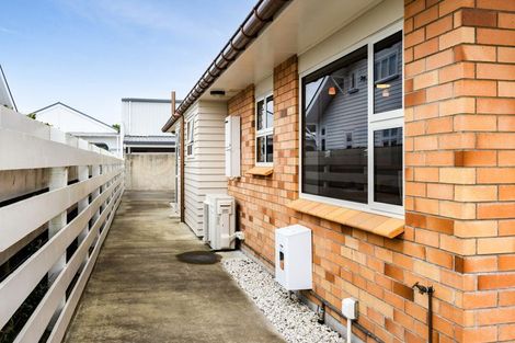 Photo of property in 11 Grey Street, Hawera, 4610