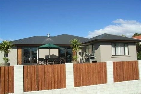 Photo of property in 9a Gillean Street, Havelock North, 4130