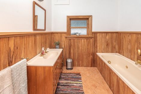 Photo of property in 11 Selwyn Crescent, College Estate, Whanganui, 4500