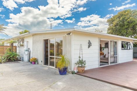 Photo of property in 32 Brougham Street, Westport, 7825