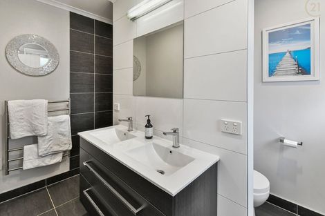 Photo of property in 3 Acqua Place, Karaka, Papakura, 2113