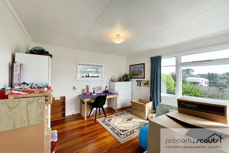 Photo of property in 10 Moana Crescent, Blagdon, New Plymouth, 4310