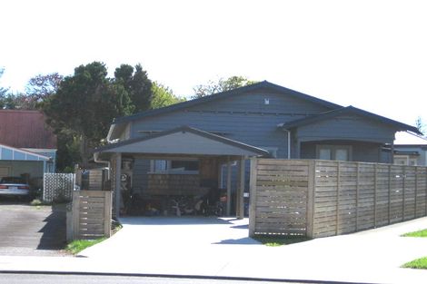 Photo of property in 10 Barberry Lane, Te Atatu Peninsula, Auckland, 0610