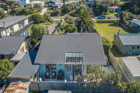 Photo of property in 22 Kent Avenue, Waitarere Beach, Levin, 5510