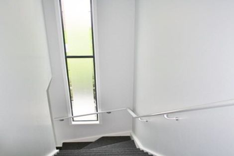 Photo of property in 16a Woodall Place, Totara Vale, Auckland, 0627