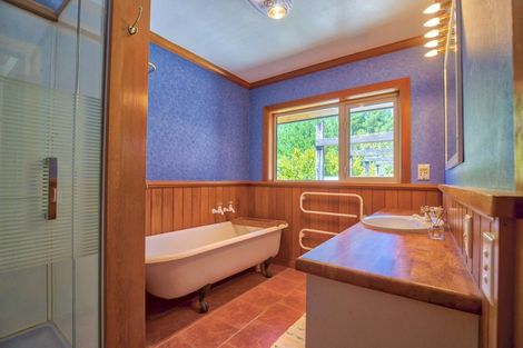 Photo of property in 11 Riverbank Road, Wanaka, 9382