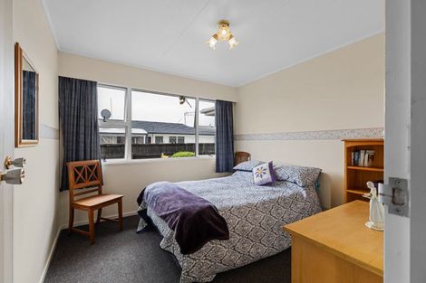Photo of property in 19 Dunk Place, Milson, Palmerston North, 4414