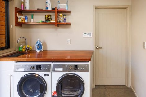 Photo of property in 143 Victoria Avenue, Hokowhitu, Palmerston North, 4410