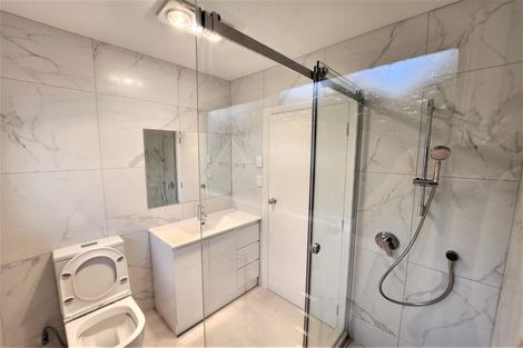 Photo of property in 34 Camelot Place, Glenfield, Auckland, 0629