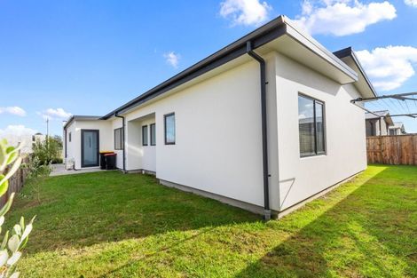 Photo of property in 32 Tamapahore Boulevard, Papamoa Beach, Papamoa, 3118