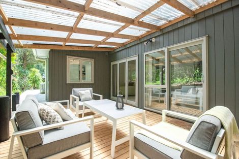 Photo of property in 37 Western Road, Laingholm, Auckland, 0604