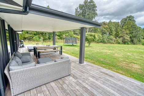 Photo of property in 5 Fairway Drive, Moana, 7872